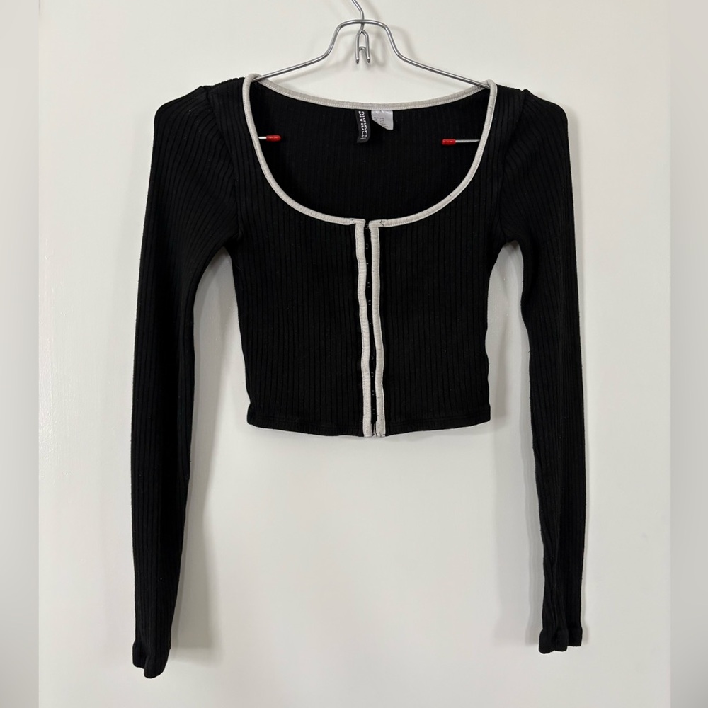 H&M Fitted Cropped Long Sleeve Baby Tee Clasp Corset Front Y2K Sexy